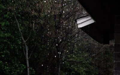 Água da chuva: vale a pena usá-la para consumo?