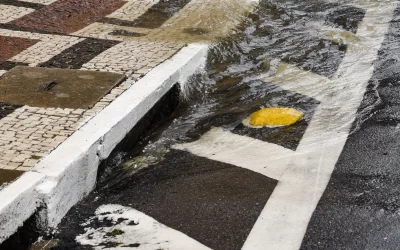 Cagece alerta sobre infração de destinar água de chuva às redes de esgoto