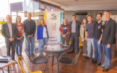 UEPG firma parceria para tratamento de águas residuais de indústria local