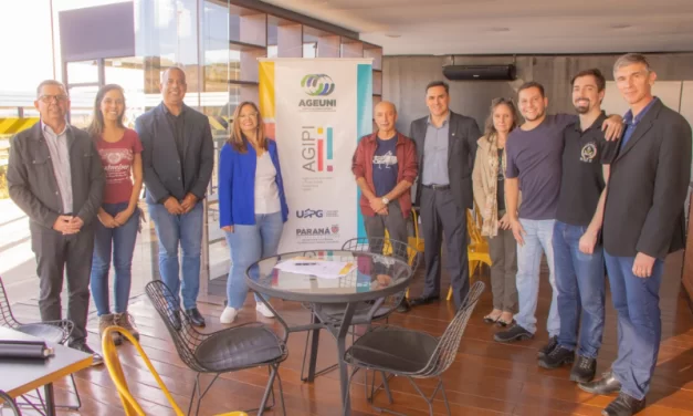 UEPG firma parceria para tratamento de águas residuais de indústria local