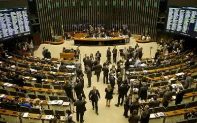 Orçamento de 2024 aumentou investimento no fundo eleitoral e cortou verba do PAC