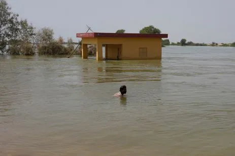 2022-09-07t173816z_1_lynxmpei860ye_rtroptp_4_pakistan-weather-floods