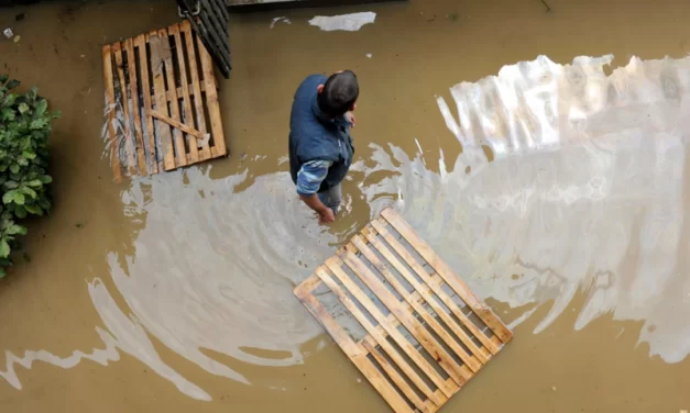 Saiba quais são os principais riscos do contato com águas de enchente