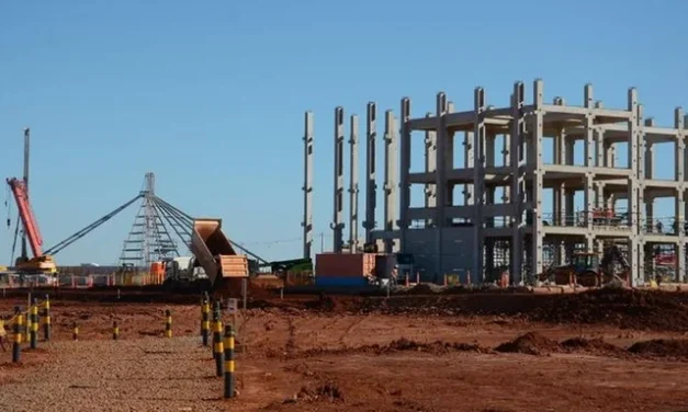 Usina de etanol com investimento bilionário tem quase 25% da obra concluída em Passo Fundo